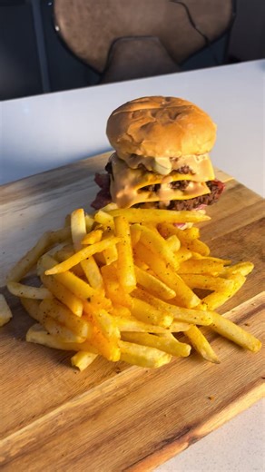 #fyp #fypageシ #viraltiktok #fypシ゚viral #smashedburger 🍔