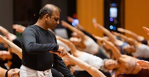 Sharath Jois, Yoga Master and Heir to Ashtanga’s Founder, Dies at 53