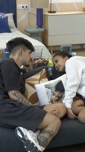 Los Vecinos de la Casa de al Lado on Instagram: "Mayeli se sincera con Álvaro y le cuenta lo que sentía al inicio de su relación: “Pensaba que había encontrado al padre de mis hijos”. 🥹 #LosVecinosDeLaCasaDeAlLado"