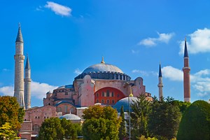 Byzantine vs Roman Hagia Sophia vs. Pantheon