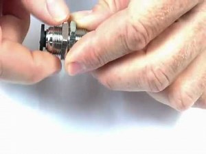 Bulkhead union push fit fitting