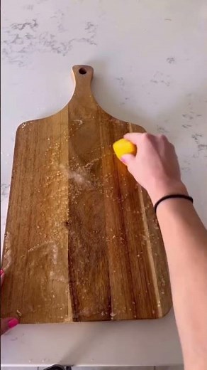 🔥 The Secret to a Long-Lasting Wooden Cutting Board! (Must-Try Cleaning Hack)