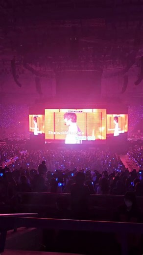 So we had like a mass ktv session while they changed costumes lol #superjunior #ss10encore #ss10sjcore