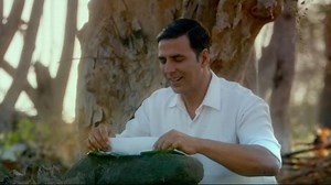 PadMan trailer: Akshay Kumar plays India’s menstrual man, Bollywood applauds this ‘real superhero’