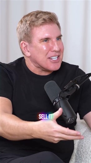 The Dark Side of Prison: Guards Allegedly Running a Contraband Empire! 🚨