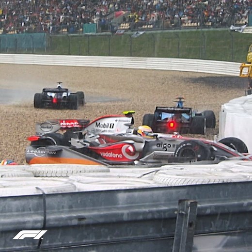 2007 European Grand Prix: Six cars off at Turn 1