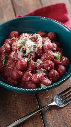Deliziosi gnocchi di barbabietola con la Lega del Filo d'Oro
