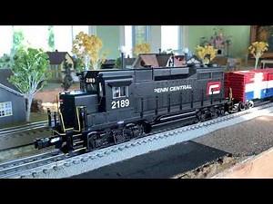 Lionel Legacy GP30 Penn Central (Mr. Muffin's Trains Custom Run) Unboxing and Running
