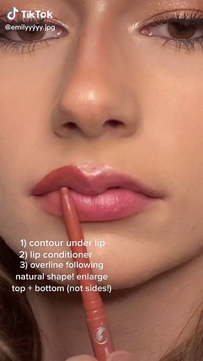 Juicy Lips Makeup Tutorial: Enhance Your Lips with These Easy Steps!