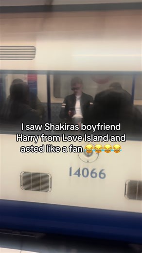 Awww how sweet of him to wave back like that😂.. but he was on the Victoria Line heading to #brixton … where on earth is @harrycooksley8 from #loveisland going in South London i wonder 🤔😂 #viral @Harry Cooksley