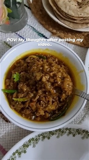 Prerna Remy | Home chef | Travel/ food blogger | lifestyle on Instagram: "Video post karte hi dimaag full calculations mode mein — 5 minute mein 100 views? Nahi aaye. 10 minute? Still nahi. Algorithm ne phir ignore kar diya lagta hai. Me: refresh, refresh, refresh… aur end mein khud ko hi like karke mann shaant. 🤡😂 #funny #trending #reelsinstagram #food #homecooking"