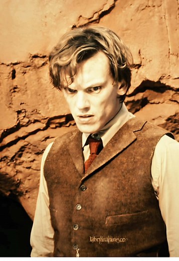 let me know what u guys want next: cute behind the scenes jamie edit, jamie on quinn edit, season 4 henry, or counterfeit jamie 🤭 || scps: lvmosstar, ronin, & jcqscenes || overlays: videoeditinginspo || #henrycreel #jamiecampbellbower #strangerthings #edit #strangerthings5 jamie campbell bower, vecna, mr whatsit, 001, stranger things season 5