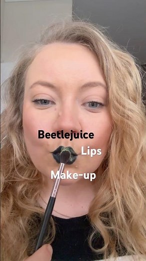 beetlejuice lips #beetlejuice #lips #makeuplips #lipsmakeuptutorial #pomadka #funmakeup