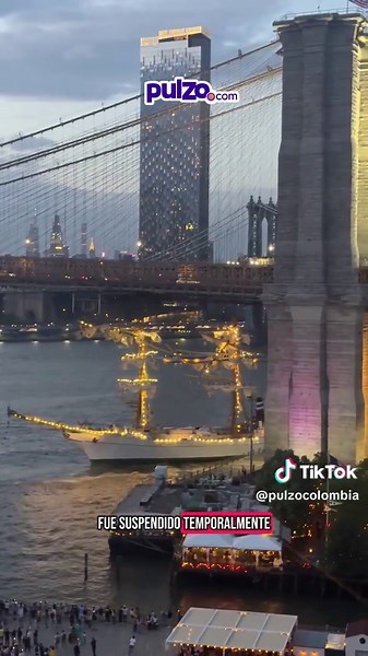 Accidente del buque en el puente de Brooklyn