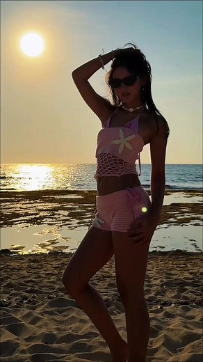“The beach is my kind of therapy 🌊” #dollipop_kayla #kayladavies #kayla | Kayla Davies