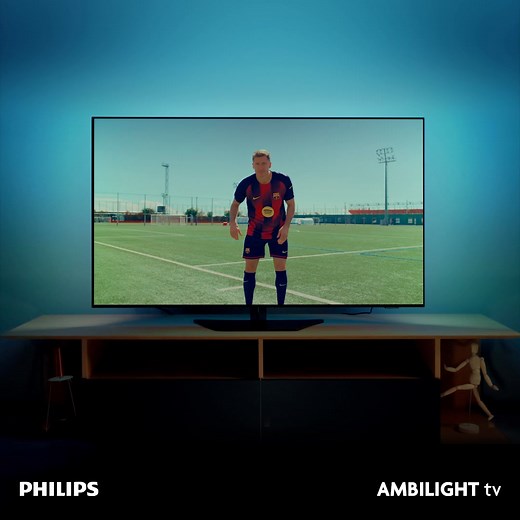 Game on. Lichten aan. Ambilight staat achter je, en jouw Barça-held aan je zijde. Let’s play. 💙❤️ | FC Barcelona