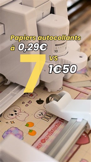 PARTIE 7 : papier à 0,29€ VS 1€50 la feuille 🫨 Ref des papiers : • 0,29€ la feuille / 28€90 les 100 : sans marque trouvé sur Amazon avec le dos jaune 💀 • 0,42€ la feuille / 20€99 les 50 : evergreen vinyle blanc mat imperméable • 1€50 la feuille / 29€99 les 20 : koala vinyle blanc mat Je ne pensais pas en faisant ce business qu’il y avait autant de papiers autocollants différents, surtout que les recommandations des vidéos sont surtout sur des marques américaines 😭 j’ai donc testé sur le tas d