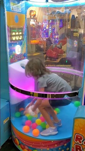 🤣Chuck E Cheese Ball Drop Game 🤣