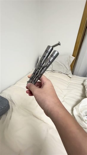 Mastering the Balisong: Day 2