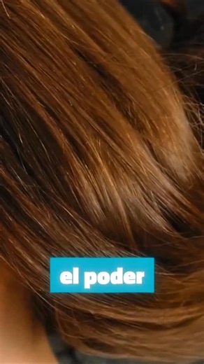 El colágeno es clave para un cabello fuerte y lleno de vida. 👉🏻Ayuda a mantener la estructura capilar, mejora la elasticidad y previene la rotura. ¡Un aliado esencial para que tu melena se vea saludable y con brillo natural! 🌿💆‍♀️ #fusiónselvática #productosnaturales #experienciaselvática #colombia🇨🇴 #colageno #cuidadocapilar💚🍃 | Fusión Selvática