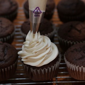 RECIPE: https://www.inthekitchenwithmatt.com/buttercream-frosting Learn how to make a classic buttercream frosting at home. #buttercream #buttercreamfrosting #frosting #icing | In The Kitchen With Matt