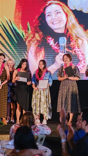 Scenes from the 2025 ʻAipono Awards Gala ✨ Held at The Ritz-Carlton Maui, Kapalua, this year’s celebration honored the chefs, restaurants and hospitality teams who make Maui’s dining scene world-class. From heartfelt speeches to unforgettable bites, the evening was a true showcase of talent, aloha and community spirit. Mahalo to all who joined us, and mahalo to our lead sponsor Southwest Airlines for helping make it all possible. #visitmaui #mauinokaoi #HawaiiFoodie #MauiRestaurants #SouthwestHe