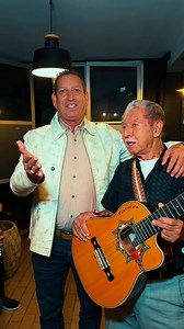 2.7M views · 72K reactions | AMIGO canción de Roberto Carlos la cual fue grabada por mi hermano DARÍO GÓMEZ y la cual en mi nuevo álbum está mi versión de esta hermosa canción ✨ | Hernan Gómez Zapata | Facebook