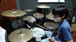 Back with some cool #FridayVibes and some serious skills on display by Bryan Johanson in this rendition of our Grade 7 Drums piece ‘The Bean’ 🥁 Download the sheet music to this tune on our shop: https://bit.ly/3S4UsFN A big thank you to our friends at Bali Rudiment Drum Course for sending this in! #RSLAwards #RockschoolDrums #DrumSolo | RSL Awards