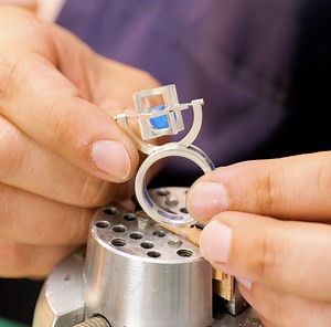 152K views · 248 reactions | Stunning Epoxy & Concrete Creations: DIY Projects You’ll Love! | 5-Minute Crafts Play | Facebook