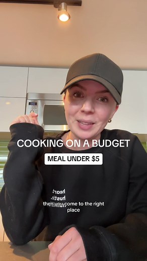 Cook with me on a budget! This is a no-cook easy meal to make, it’s cheap, and delicious 🤤 Let me know if you’d like a cooking on a budget series 👇 #vancouverlife #vancouvertok #canadatok #moneytiktok #budgetingtiktok #financialtiktok #budgetlife #personalfinancetiktok #moneyhabits #moneysavingtips #howtobudget #livebelowyourmeans #spendingbreakdown #financialgirlie #moneytalks #budgetbreakdown #cookingonabudget