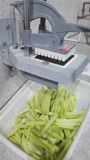 Processo de preparo do Chuchu Dois Palitos