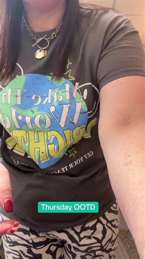 Thursday teacher OOTD!!! Happy Friday junior teachers!!! Almost made it through first week back!!! #teacherfit #ootd #almostfriday 💚💙🤪