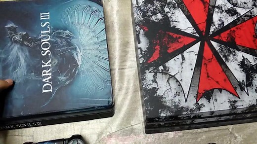 PS4SLIM与PS4PRO的主机对比