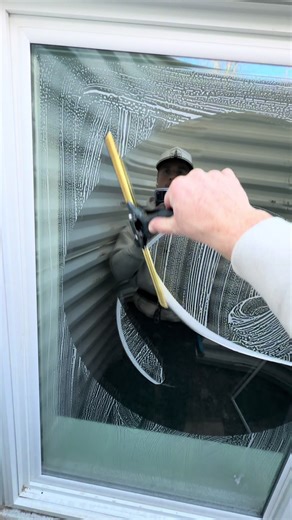 Cleaning Post-Construction Windows for a Crystal Clear Finish