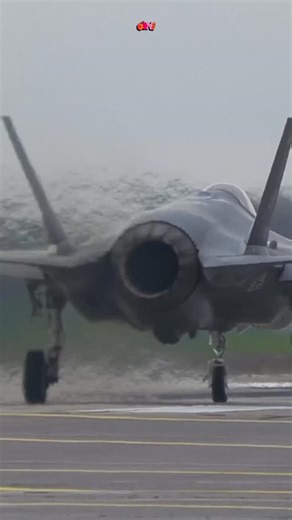 🛫 on Instagram: "The Pratt & Whitney F135 used in the F-35 is massive! It delivers over 40,000lbs of thrust and is very loud. Definitely not stealth by the noise. Have you experienced one go to full power over your head? #prattandwhitney #f135 #f35lightning #slowmotion"