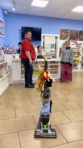 The lady in the back 😂😂😂 | Mr. Grouchy