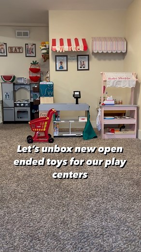 Did you know the types of toys you have available for your kids directly impact the quality of their play? I have learned this in the last few months and have seen a huge shift in the way my kids play when I focused more on open ended toys for them. Open-ended toys are toys that can be played with in a variety of ways. The key for us has been to stay away from standard plastic toys, especially toys that talk, light up, move, or engage in any other way with your child. Anything with batteries sho
