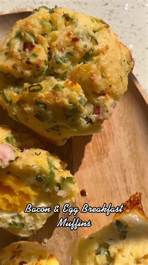 Bacon & Egg Breakfast Muffins 🥓🍳 𝗜𝗻𝗴𝗿𝗲𝗱𝗶𝗲𝗻𝘁𝘀: For the ba...