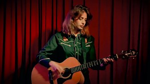 ¿Os gustaría que en esta gira incluyese la versión que hice de 091 - Oficial de su canción ''¿Qué fue del siglo XX?'' Aquí os dejo el link a las entradas para cada ciudad: https://linktr.ee/natsimons ATENCIÓN a los de Barcelona (L'Hospitalet) que las entradas están volando y son muy limitadas!! Primer concierto en eléctrico con la banda: Béjar - LA ALQUITARA | Nat Simons