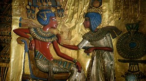 1M views · 43K reactions | El hallazgo más sensacional de la egiptología, el último lugar de descanso de un faraón intacto, repleto de tesoros y artefactos invaluables, muchos eran de oro puro.  Todo esto y más en tu pantalla de History #InventosLegendarios | HISTORY | Facebook