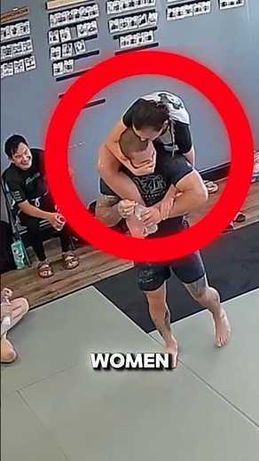 Woman tries to beat her instructor and FAILS! #mma #ufc #grappling #bjj #blackbelt