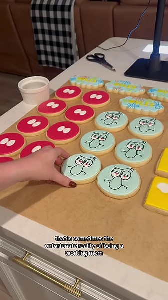 SpongeBob cookie set: a baker's favorite!