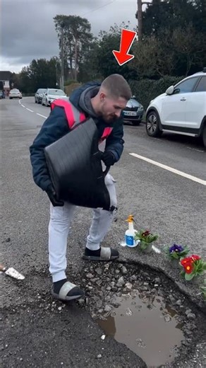 Everyone thought the man would repair the pothole with cement.#shortvideo