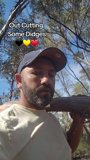 #didgeridoos #australia #staytuned #australia #nsw #wiradjuri #gamilaroi #outoncountry #rextuntontop #dassit #nmnl #koori #aboriginal #aboriginaltiktok #🖤💛❤