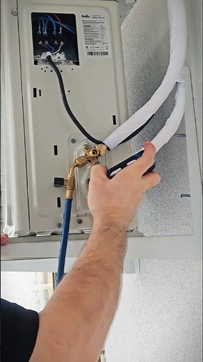 How to evacuate an air conditioner and add freon to the system / Two-step split-system installati...