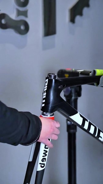 We are the source factory of road bikes and mountain bikes. Good quality, low price. Support global shipping. If you are interested in our products, welcome to your private message. #bike #bicycle #cycling #roadbike #xedap #custombike #biketok #bikelife #cyclinglove #mountainbikes #mountainbike #supplier #manufacturer #production #manufacture #riding #movement #fitess #exercise #factory#OEM#ODM#customization#brandlabeling#factorytour #fry #diy #tiktok #viral #foryou #dmoversea #dftiktok