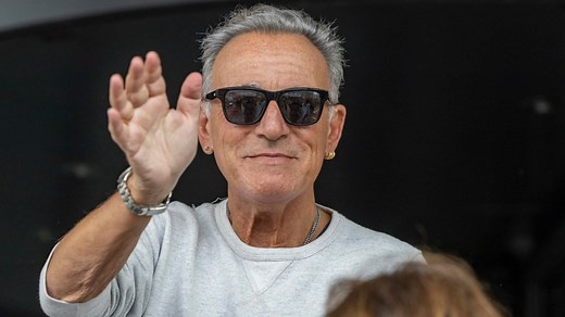 Bruce Springsteen announces new tour with Chicago date this spring