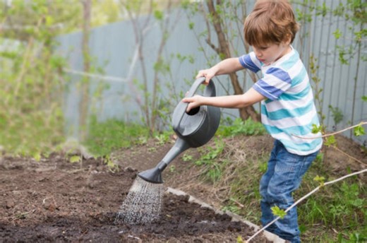 How to Raise Children Who Enjoy Helping Others