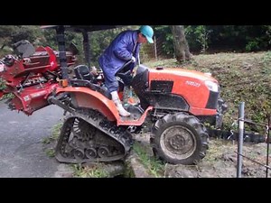 転倒シリーズ トラクターを棚田№４へ乗り入れ