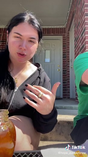 Trying Honeycomb for the First Time | Maple vs Honey Taste Test